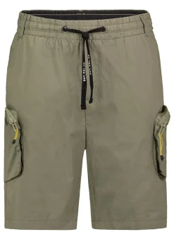 Bermudas in Khaki