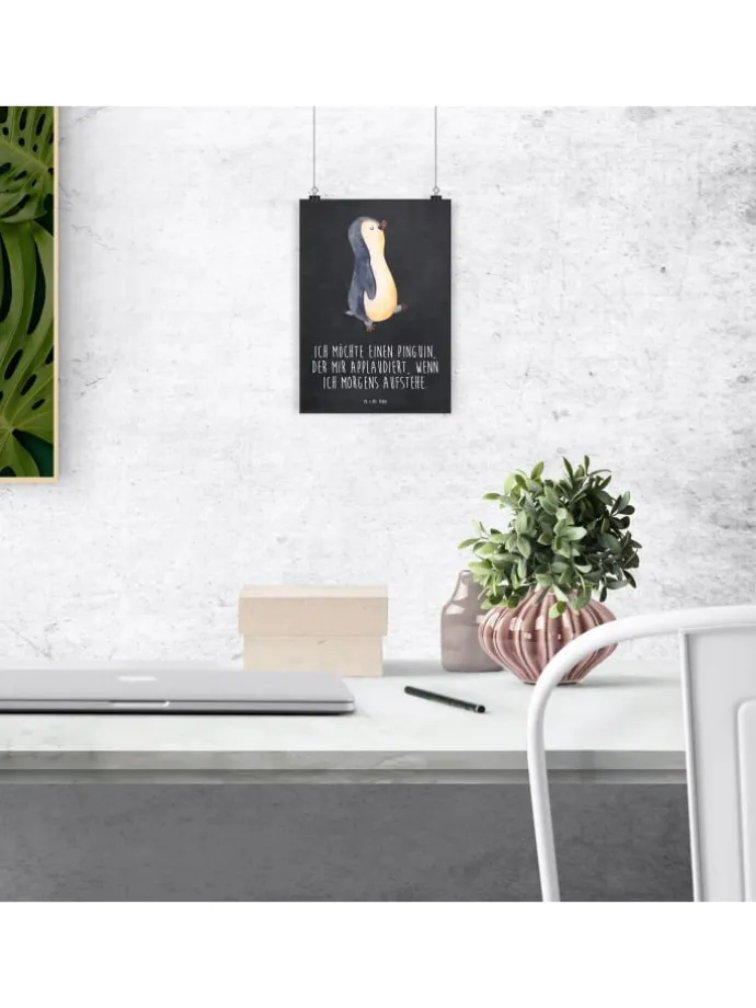 Bild Pinguin mHerzieren mit Spruch in Kreidetafel