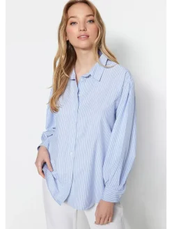 Bluse in Hellblau/ Weiß