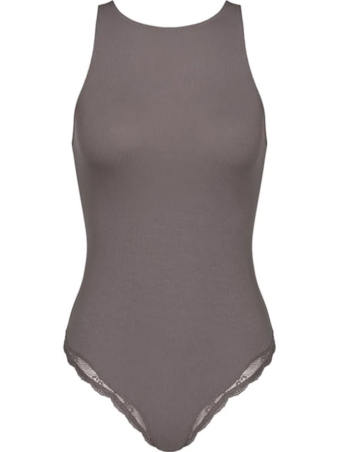 Body in Grau