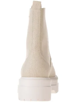 Boots in Beige