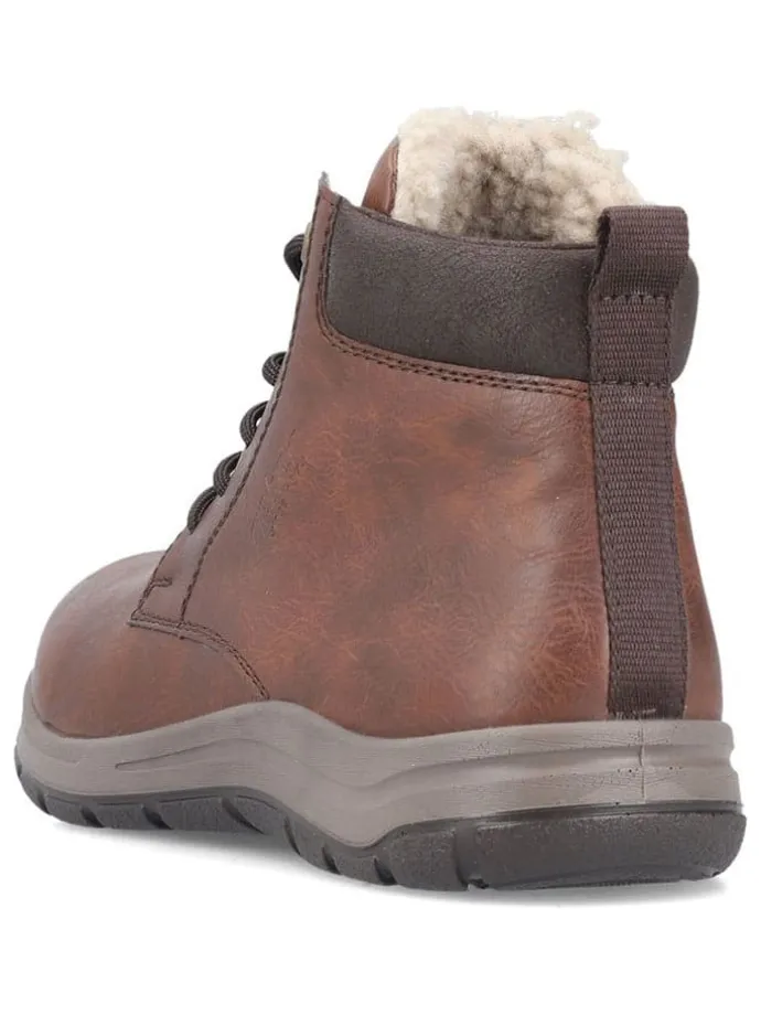 Boots in Braun