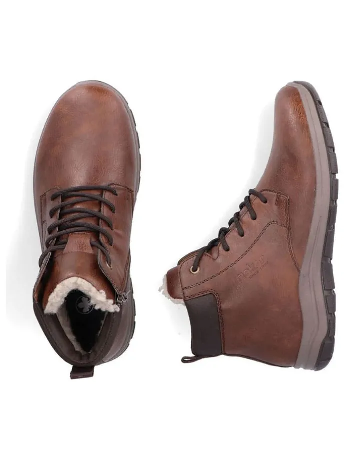 Boots in Braun