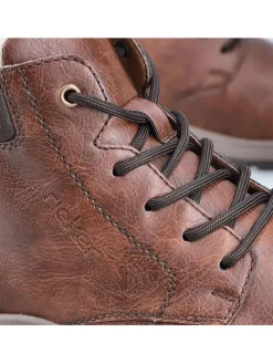 Boots in Braun