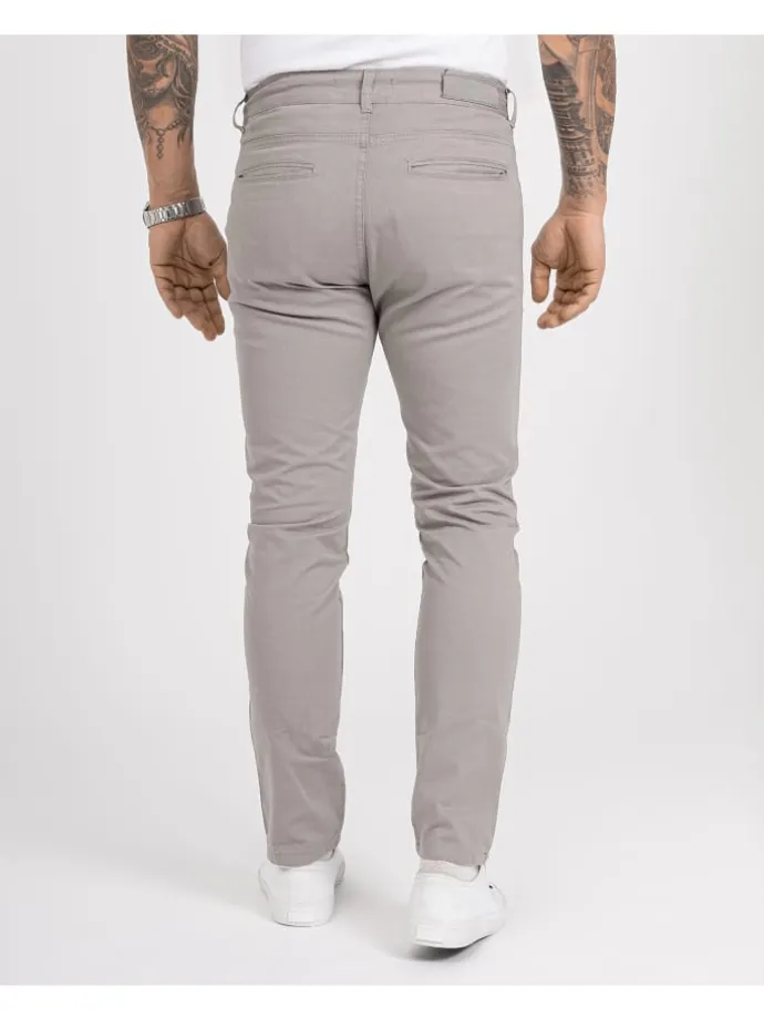 Chino in Grau