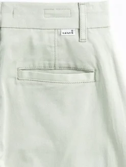 Chino in Hellgrün