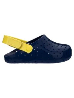 Clogs in Dunkelblau