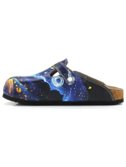 Clogs in Dunkelblau