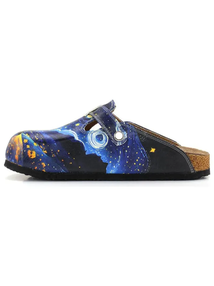 Clogs in Dunkelblau