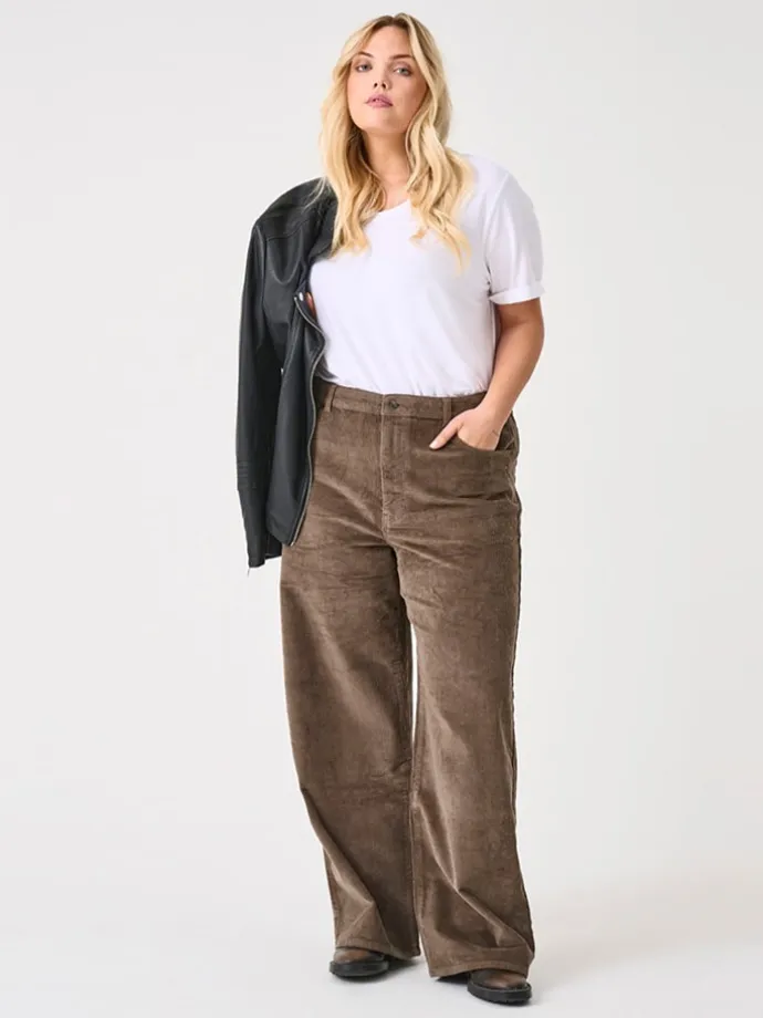 Cordhose in Hellbraun