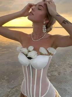 Corsage in Weiß