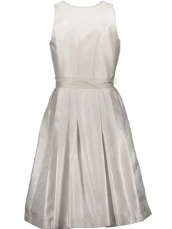 Dirndl in Creme