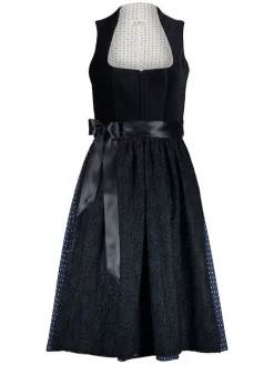 Dirndl in Dunkelblau
