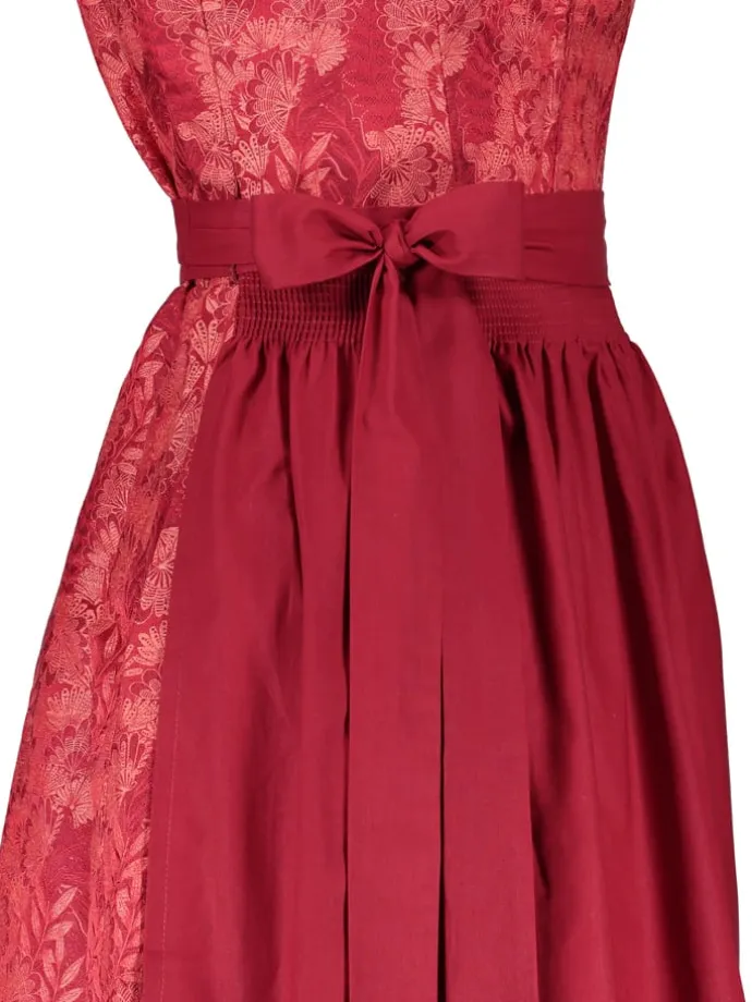 Dirndl in Rot