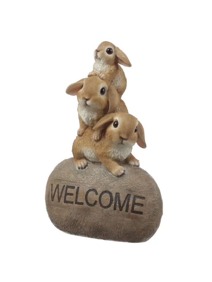 Gartenfigur Welcome 3 Häschen auf Stein H: 26cm in braun