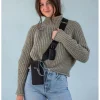 Handytasche in Schwarz - (B)11 x (H)18 x (T)2 cm
