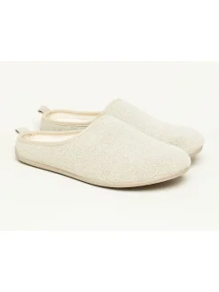 Hausschuhe in Creme