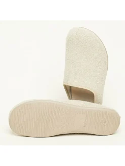 Hausschuhe in Creme