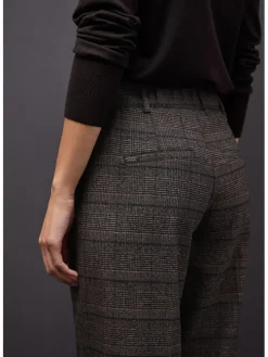 Hose in Braun