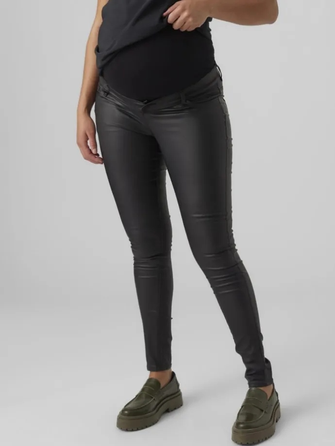 Hose in Lederoptik in Black