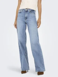 Jeans in Light Blue Denim