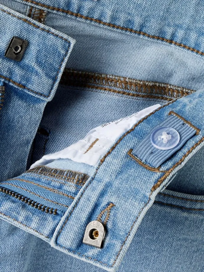 Jeans in Light Blue Denim