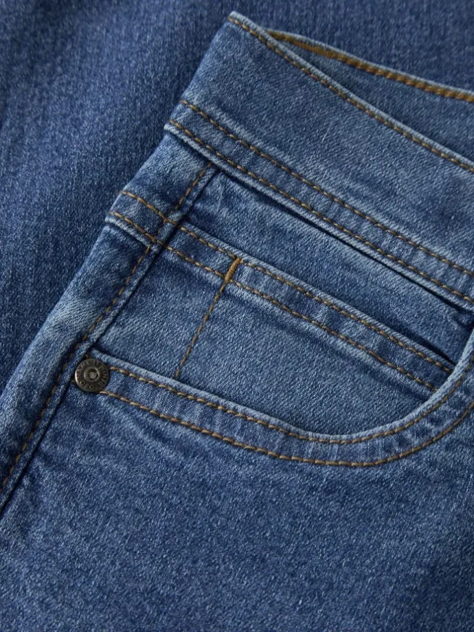 Jeans in Medium Blue Denim