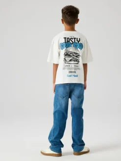 Jeans in Medium Blue Denim