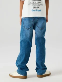 Jeans in Medium Blue Denim