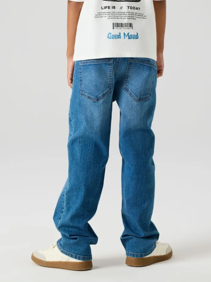 Jeans in Medium Blue Denim