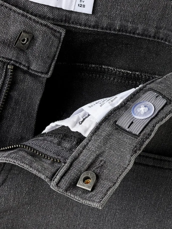 Jeans in Medium Grey Denim