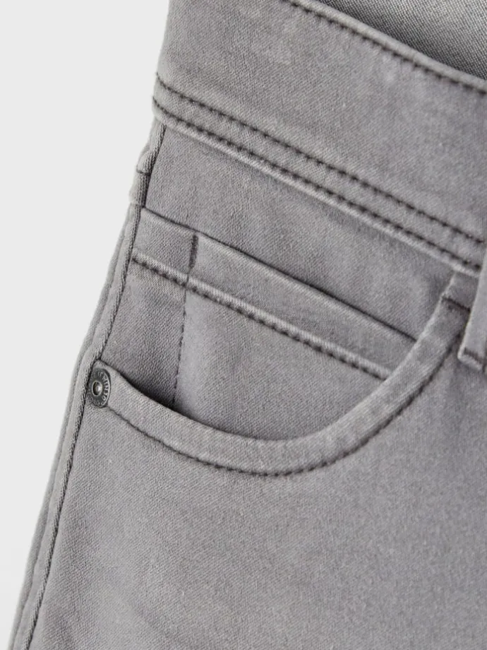 Jeans in Medium Grey Denim