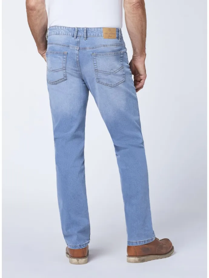 Jeans mit dezenter Waschung in Blau