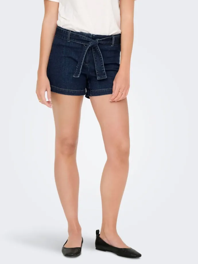 Jeans-Shorts in Dark Blue Denim