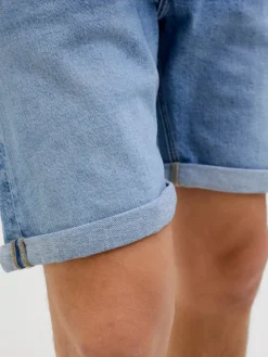Jeans-Shorts in Hellblau