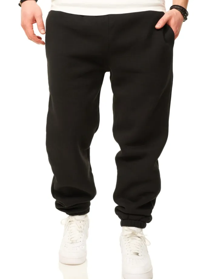 Jogginghose - im Straight-Fit als Lange Trainingshose Sweatpants in Schwarz
