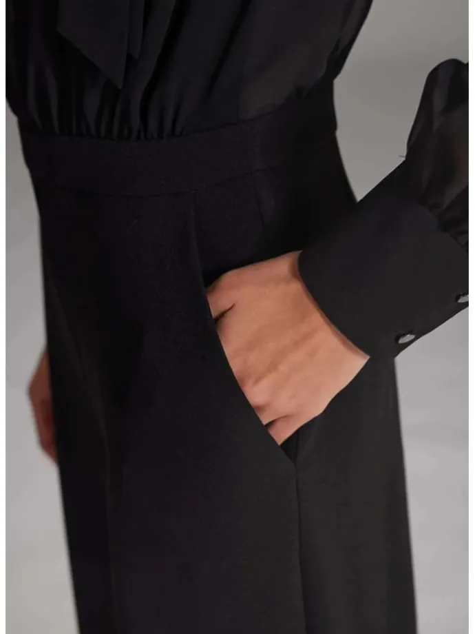 Jumpsuit in Schwarz