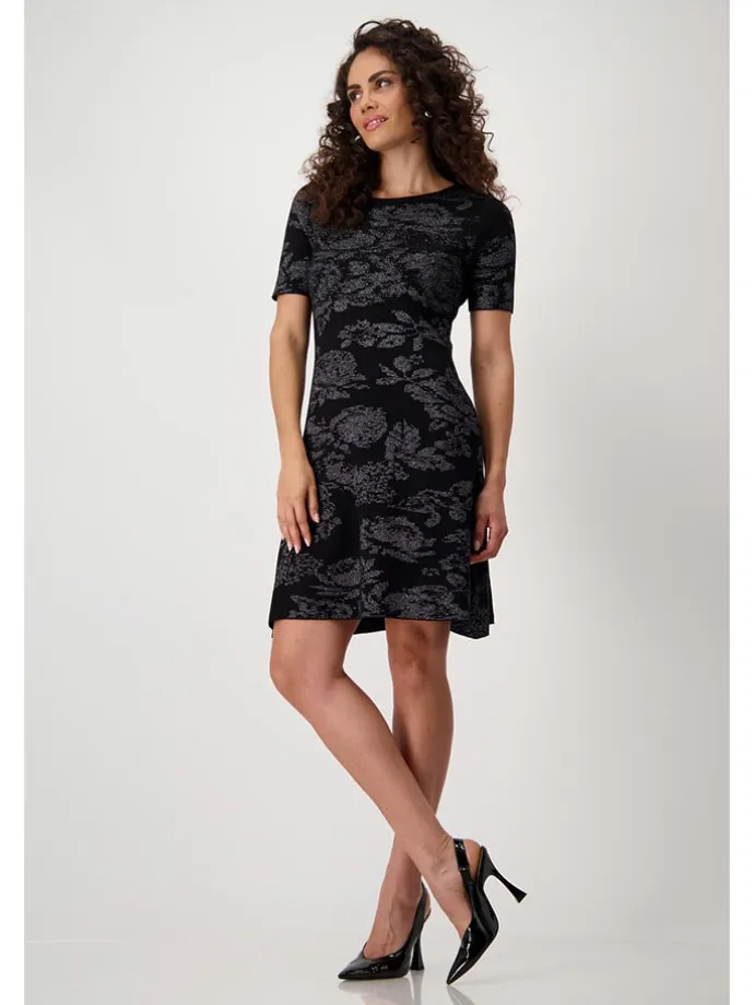 Kleid in Schwarz