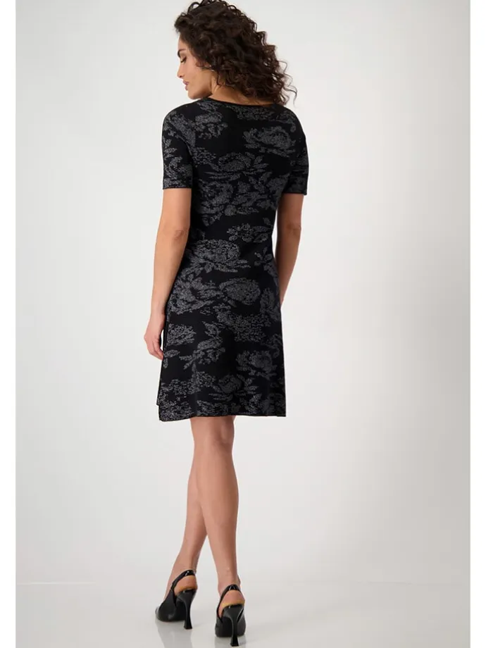 Kleid in Schwarz