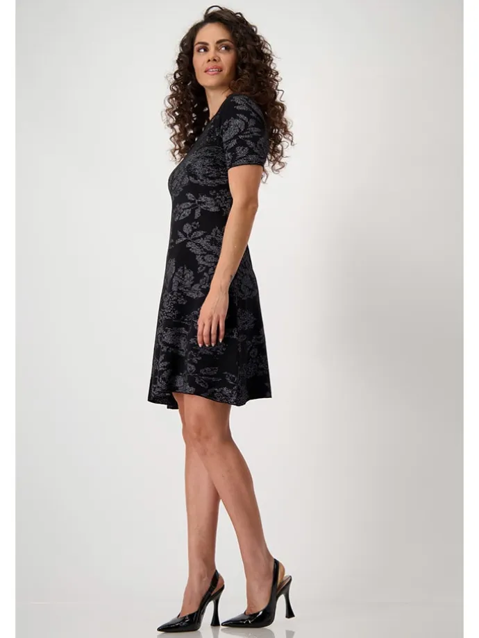 Kleid in Schwarz