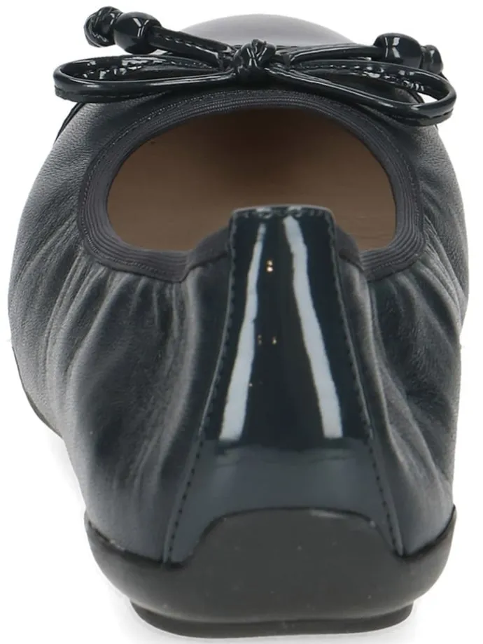 Leder-Ballerinas in Dunkelblau