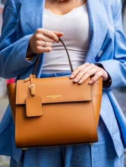 Leder-Henkeltasche "Nael" in Camel - (B)26,5 x (H)21 x (T)8,5 cm