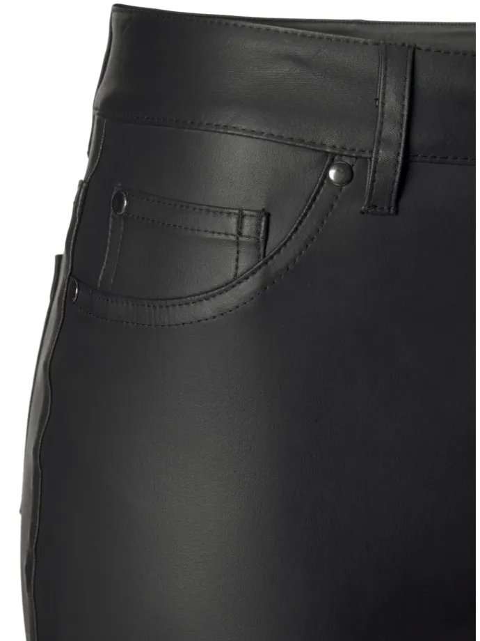 Lederimitathose in schwarz