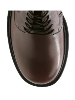 Leder-Schnürschuhe 