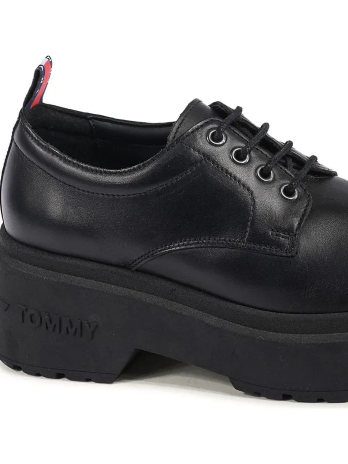 Leder-Schnürschuhe in Schwarz