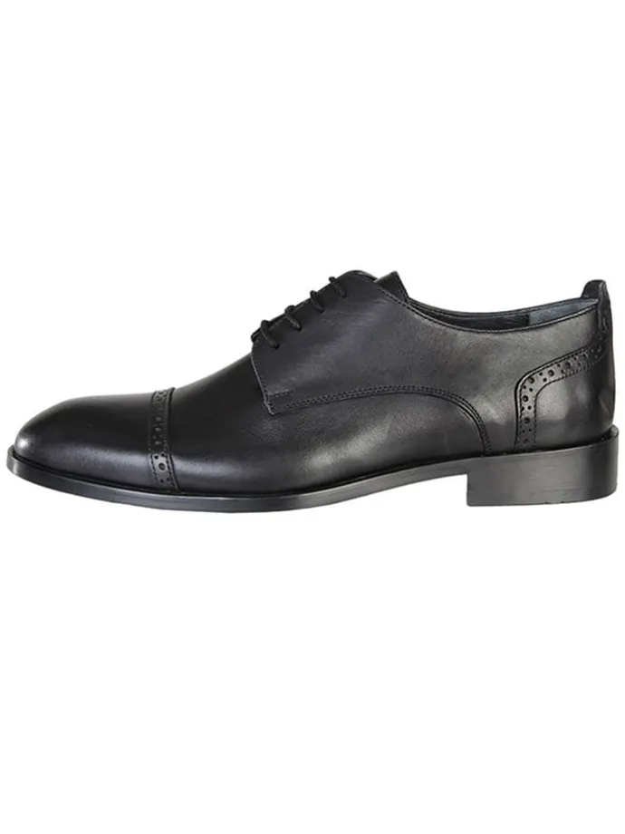 Leder-Schnürschuhe in Schwarz