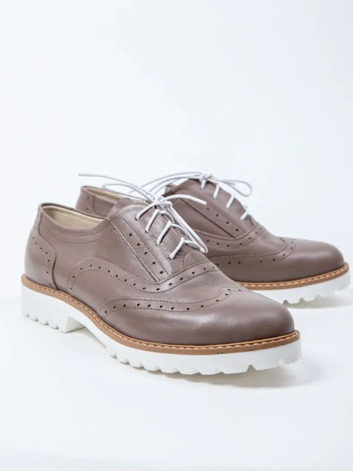 Leder-Schnürschuhe in Taupe