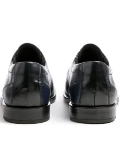 Leder-Schnürschuhe