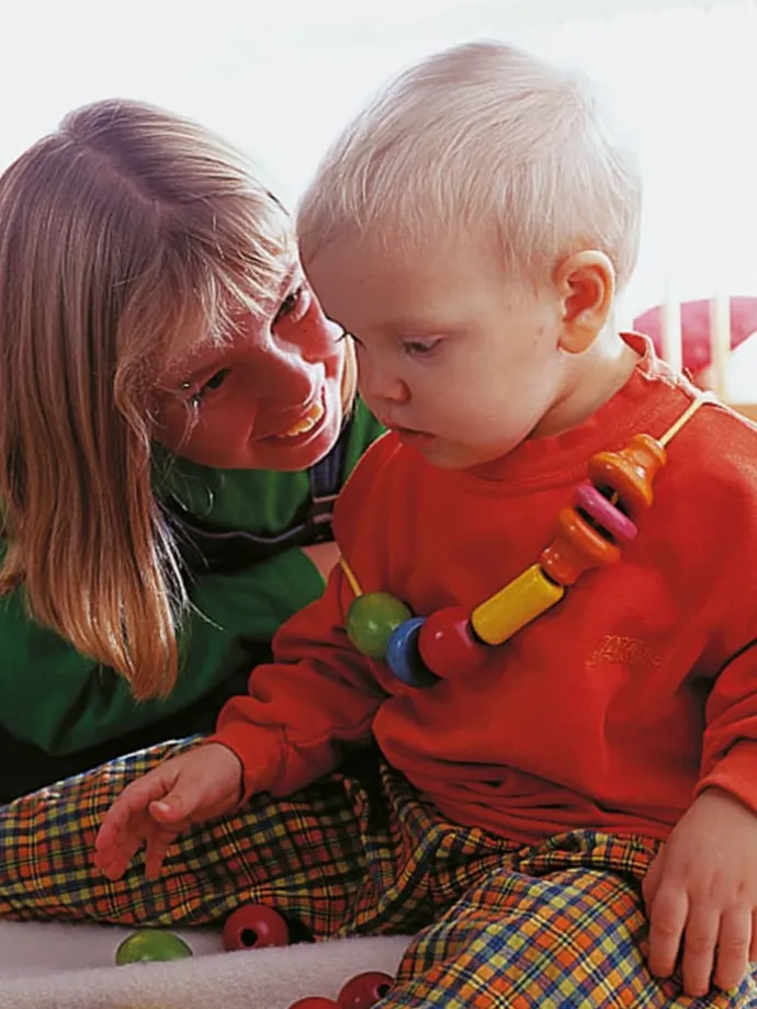 Lernspielzeug Fädelspiele in Bambini Perlen