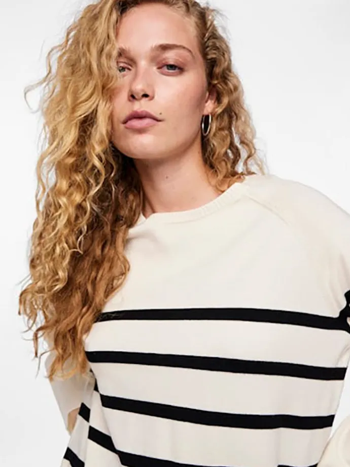 Longsleeve in Creme/ Schwarz